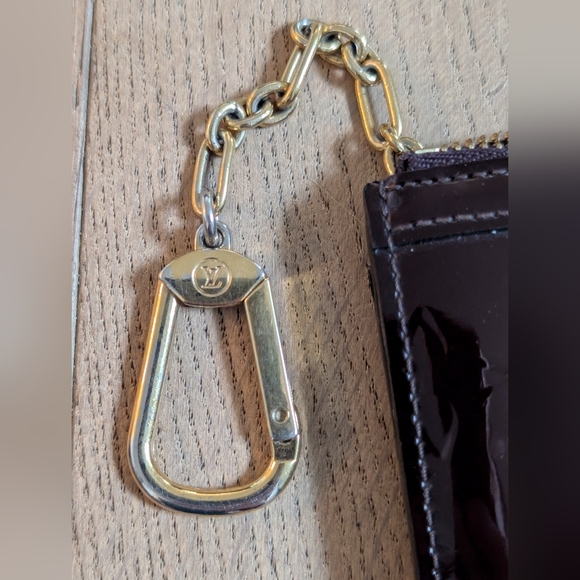 Louis Vuitton Vernis Patent Key & Card Holder in Plum with Gold Hardware - Picture 5 of 6